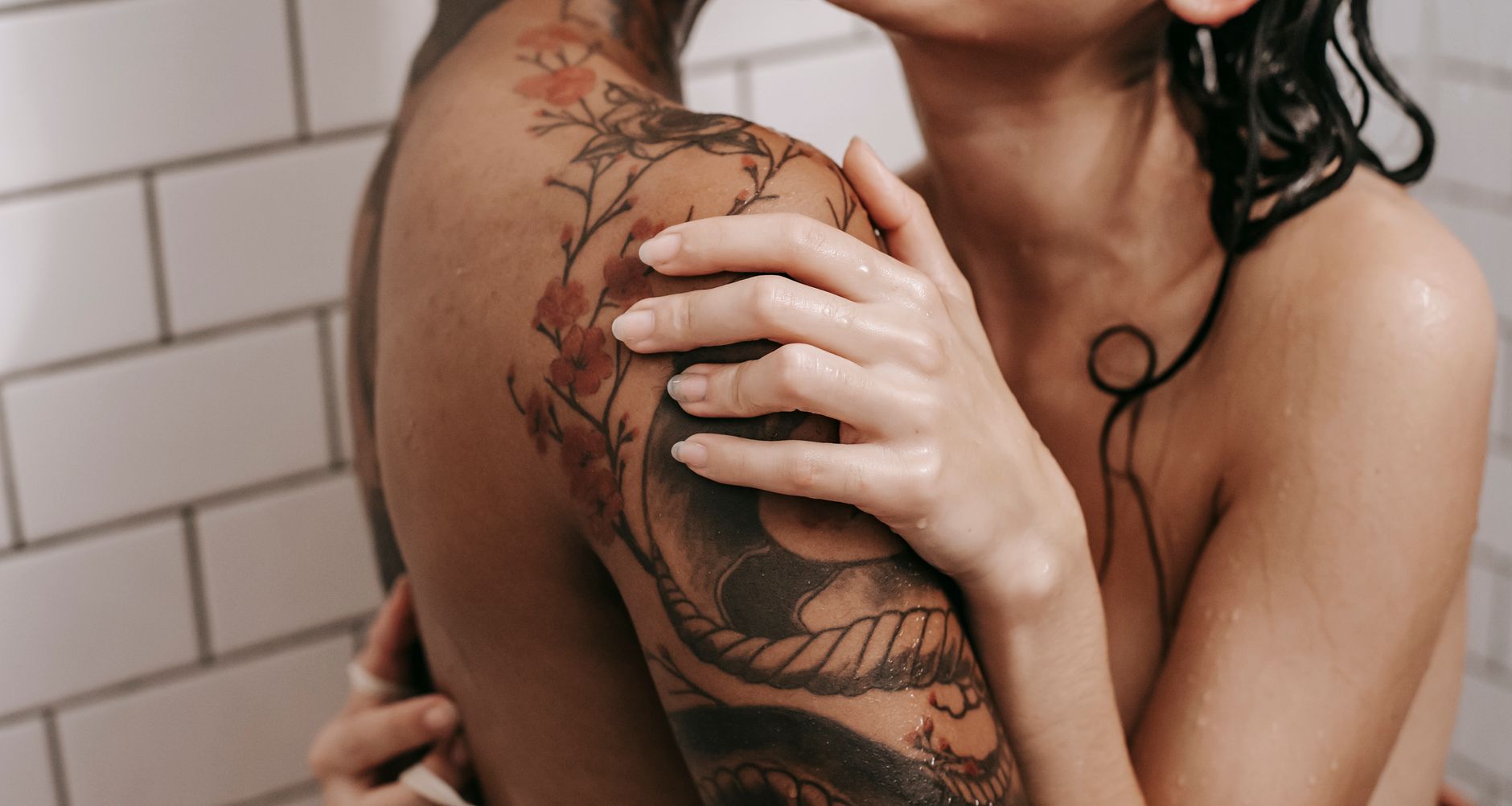 Couple enlacé