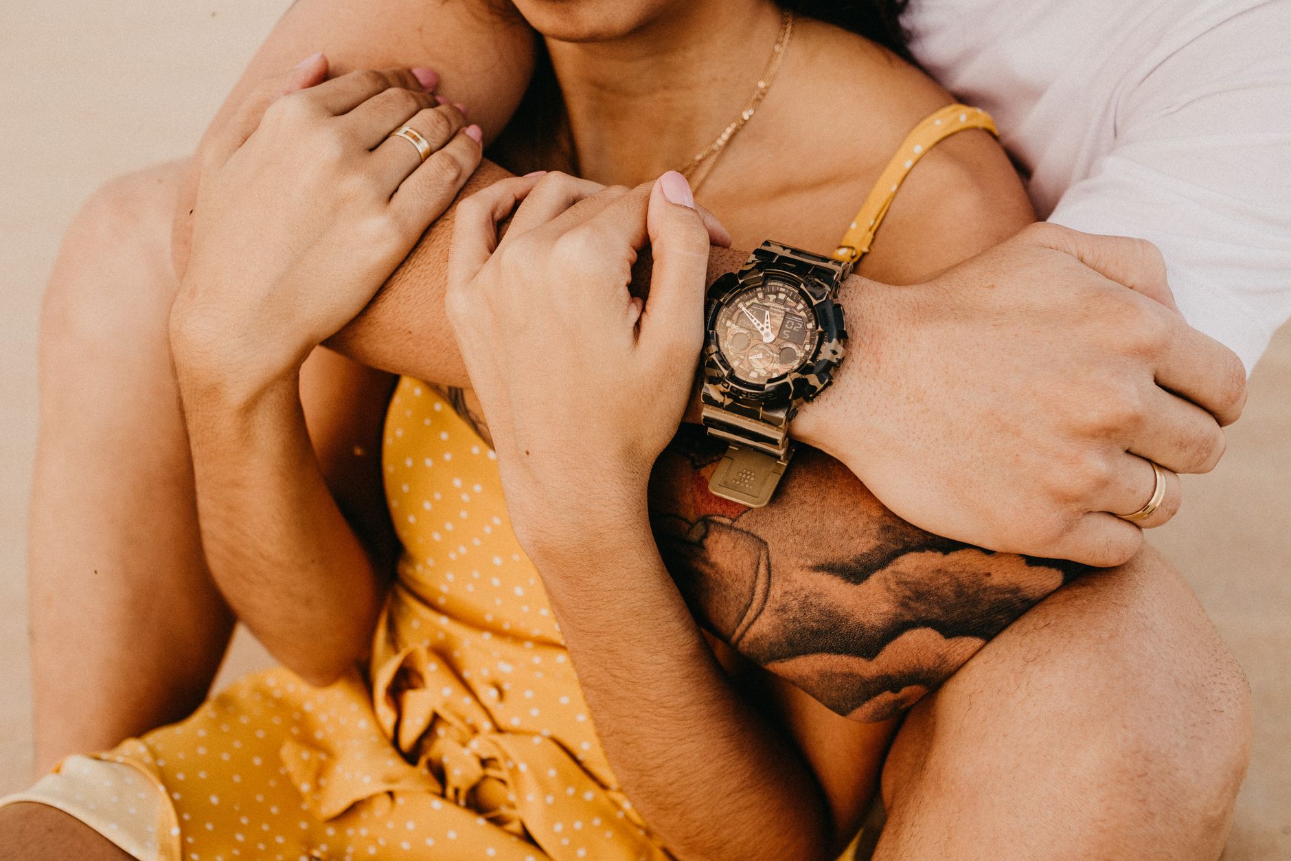 Couple enlacé